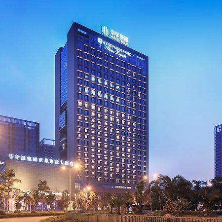 Wyndham Grand Plaza Royale Huayu Chongqing Hotel Exterior foto