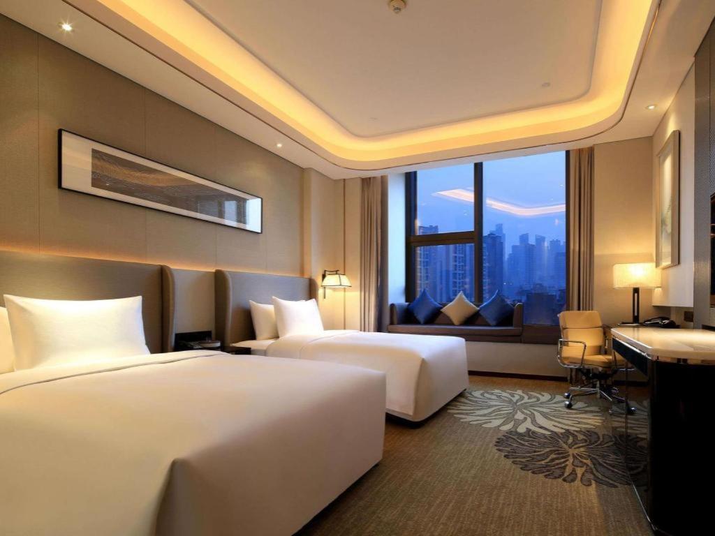 Wyndham Grand Plaza Royale Huayu Chongqing Hotel Exterior foto