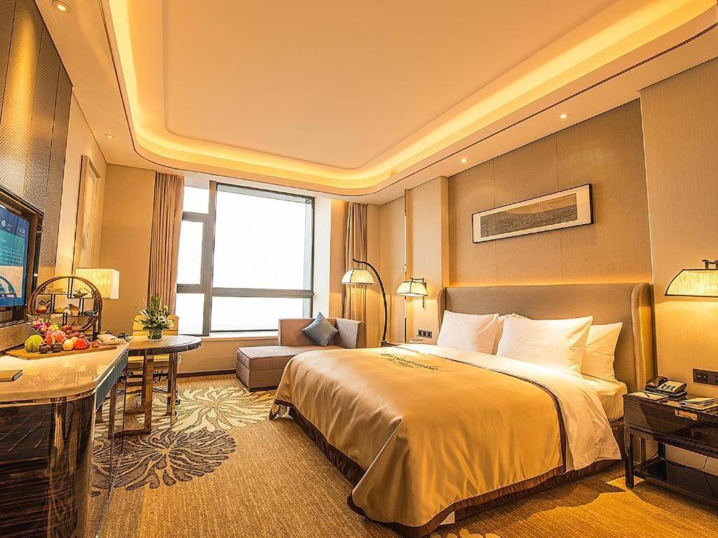 Wyndham Grand Plaza Royale Huayu Chongqing Hotel Exterior foto