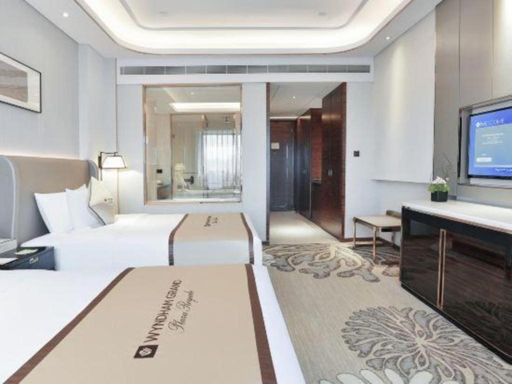Wyndham Grand Plaza Royale Huayu Chongqing Hotel Exterior foto