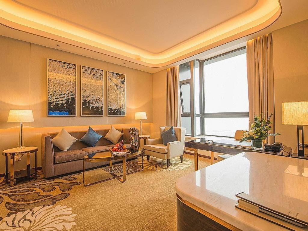 Wyndham Grand Plaza Royale Huayu Chongqing Hotel Exterior foto