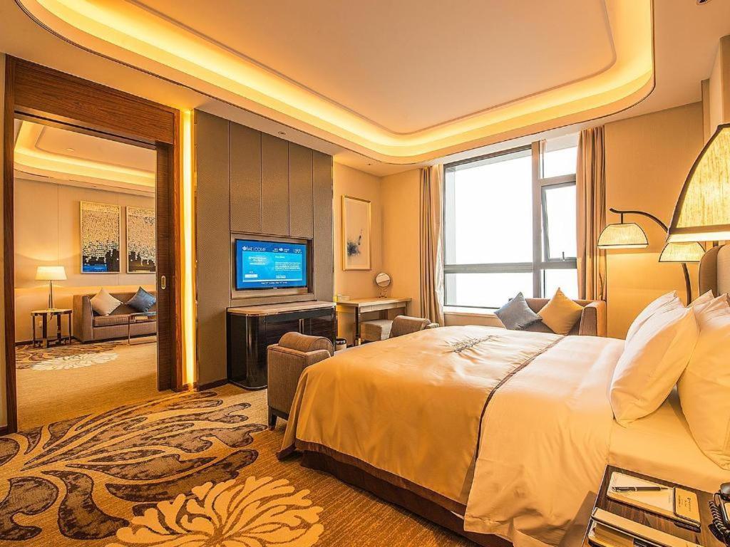 Wyndham Grand Plaza Royale Huayu Chongqing Hotel Exterior foto