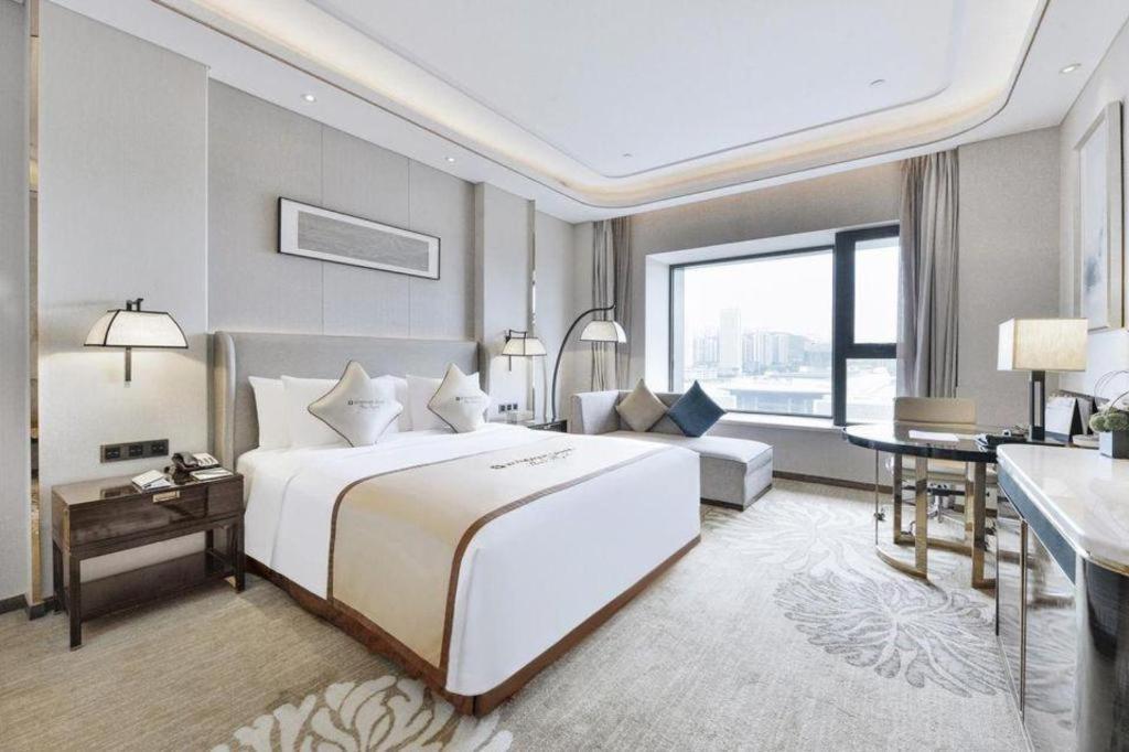 Wyndham Grand Plaza Royale Huayu Chongqing Hotel Exterior foto