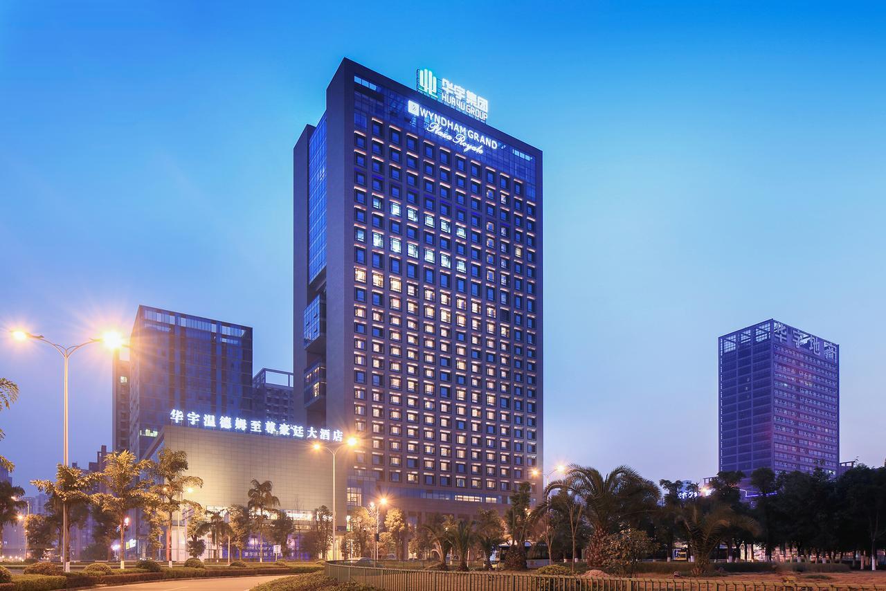 Wyndham Grand Plaza Royale Huayu Chongqing Hotel Exterior foto